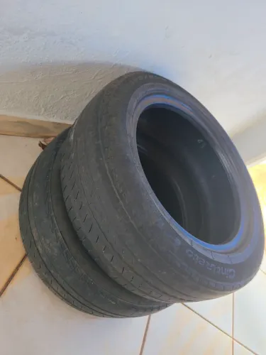 Pneu carro pirelli usado