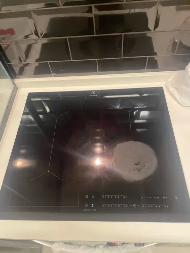 Cooktop de Indução Electrolux - Vidro Preto