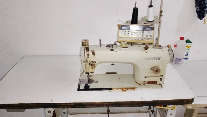 Vendo máquina de costura reta industrial
