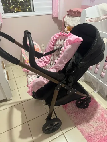 Carrinho bb com bb conforto 