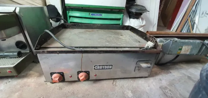Chapa Elétrica Industrial Croydon Profissional - 220v
