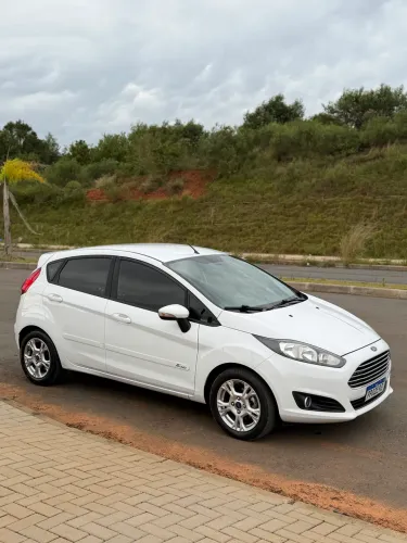 Ford Fiesta 1.6 16V Flex Aut. 5P 2016