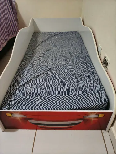 Cama infantil com colchão