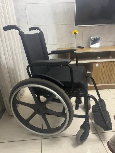 Cadeira de rodas nova