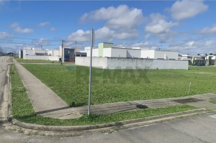 Terreno á venda no Ecoville 2