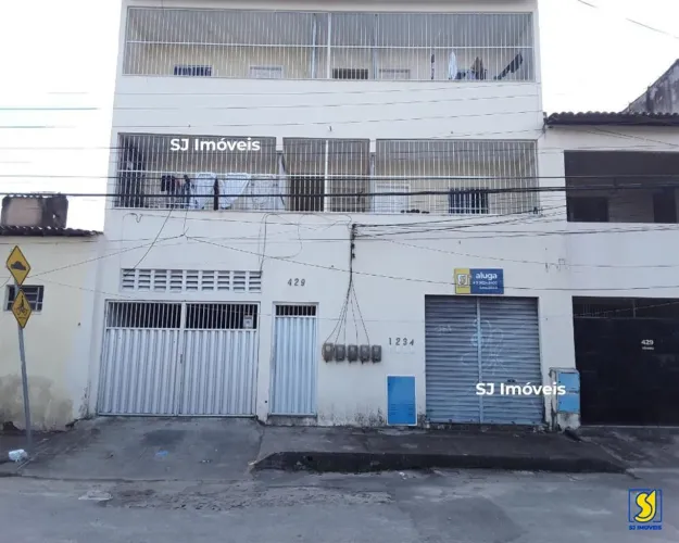 Apartamento com varanda em localização estratégica no Alagadiço
