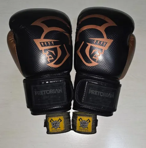 Luva Pretorian Black Line 14oz Dourada + Bandagens 3,5m 14oz Dourado