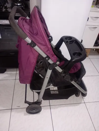 Carrinho de bebê tri rodas no preço baratinho pra ir embora logo semi nova!!!