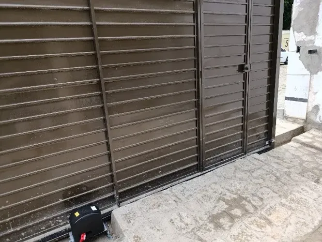 Motor modelo da casa para portão