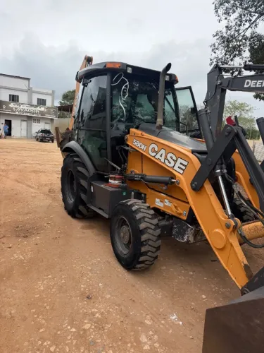 Vendo Retroescavadeira 580N 2022