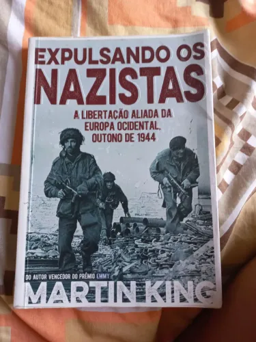 Livro Expulsando os nazistas
