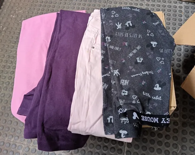 Lote de calças e shorts infantil