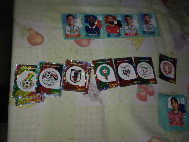 Vendo figurinhas da copa
