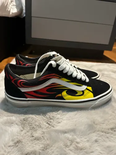 Vans old skool flame