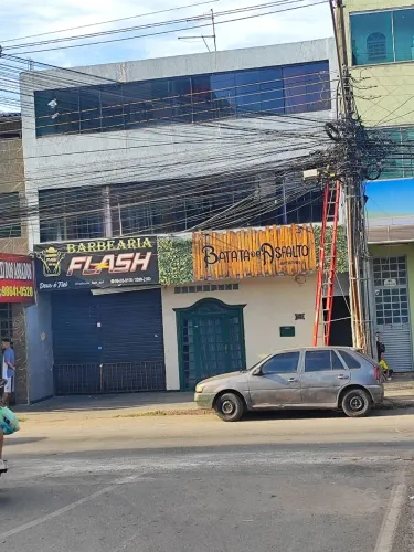 Alugo AP. Excelente localização, direto com proprietário, não exijo fiador nem caução.