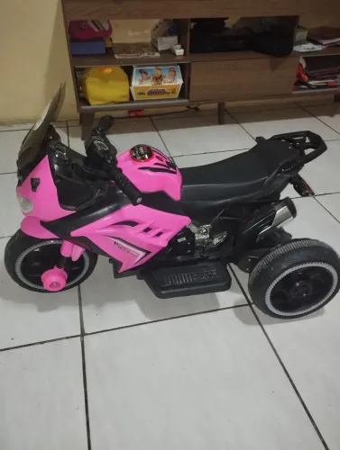 Moto elétrica infantil 