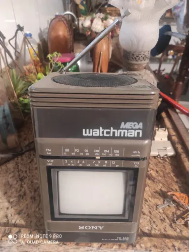 Televisão/rádio AM FM antiga,Leia: