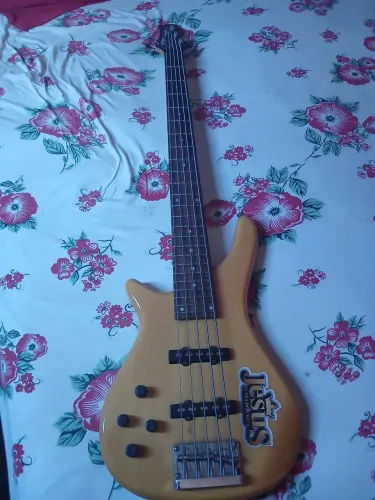 Vende-se contra baixo Memphis Tb 540 5 cordas canhoto ativo