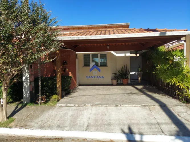 CASA COM 3 DORMITÓRIOS SENDO 1 SUÍTE COM CLOSET NO CONDOMÍNIO COSTA DO SOL NO BAIRRO PARQU