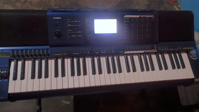 Vende-se Teclado arranjador MZX 500 com pedestal e capa