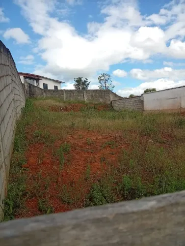 Lote de 274,20 M2 em Carandaí , MG