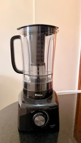 Liquidificador Philco 200v bem conservado