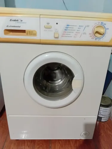 Maquina de lavar roupas 