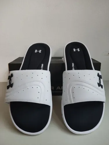 Chinelo under Armour 
