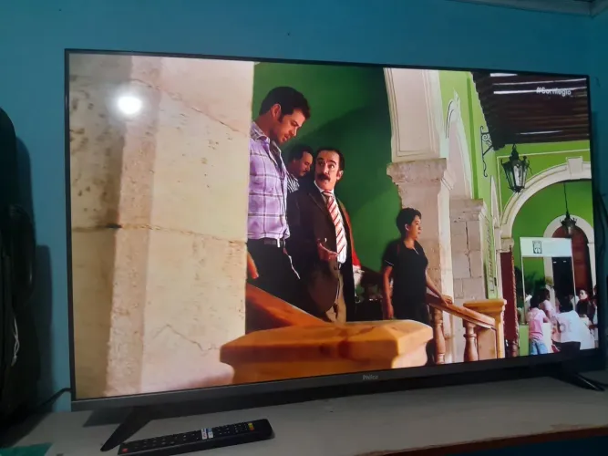 VENDE SE TV SMART PHILCO 43 POLEGADAS SUPER CONSERVADA COM  MANUAL E NOTA FISCAL r$ 1.000 