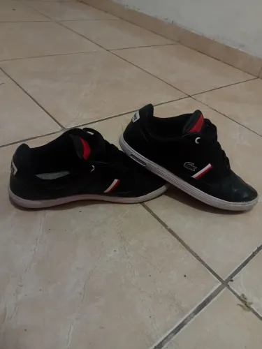 Tenis lacoste europa preto vermelho