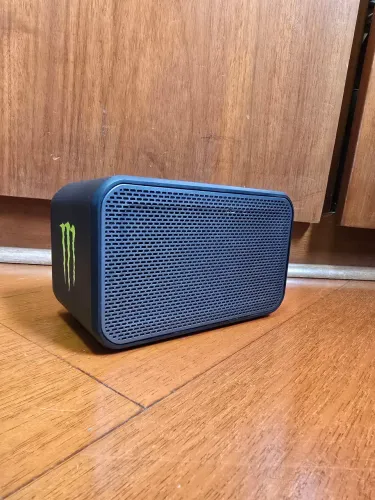 Caixa Skullcandy barricade monster edição limitada