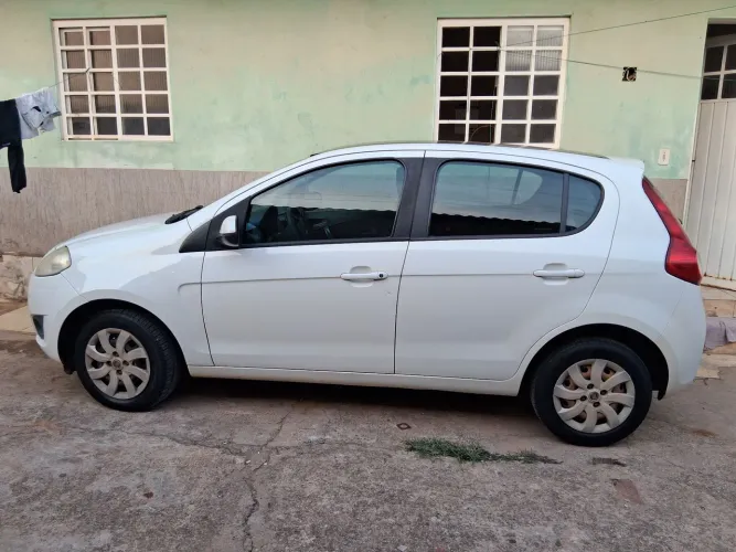 Fiat Palio Attractive 1.0 EVO Fire Flex 8V 5P 2013
