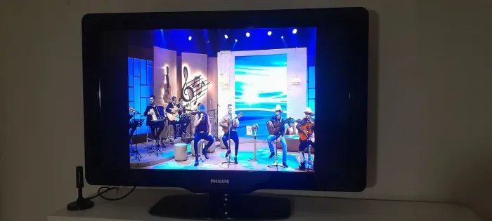 TV PHILIPS 32 LCD