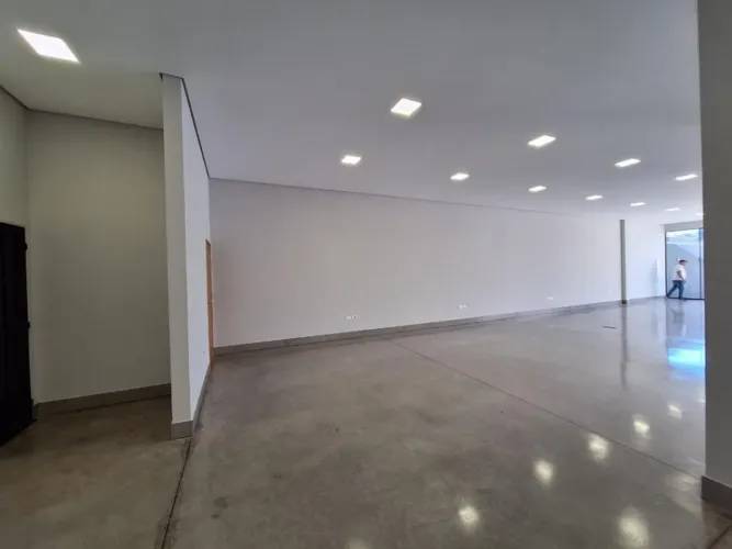 Loja para alugar em Londrina, Igapó, com 125 m²