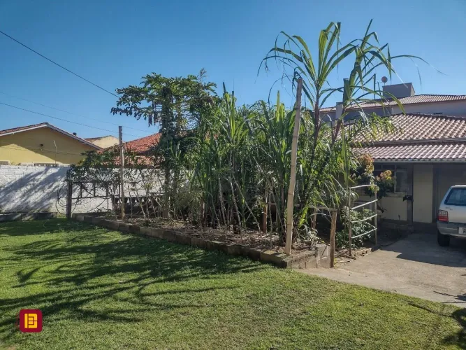 Casa em Ingleses do Rio Vermelho