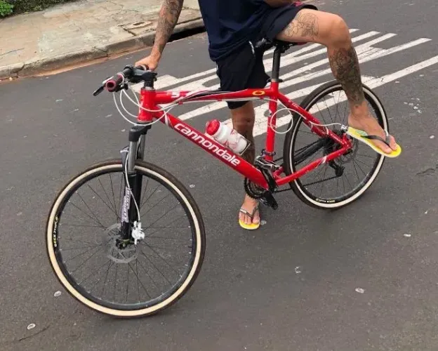 Bicicleta Cannondale F5 modelo 2009 Race Red aro 26