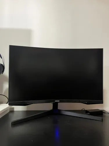 Monitor Samsung G5 27  Qhd 165hz Curvo Preto 