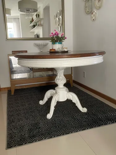 Mesa de jantar redonda