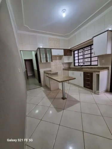 Casa à venda no Jardim Luiza 2.