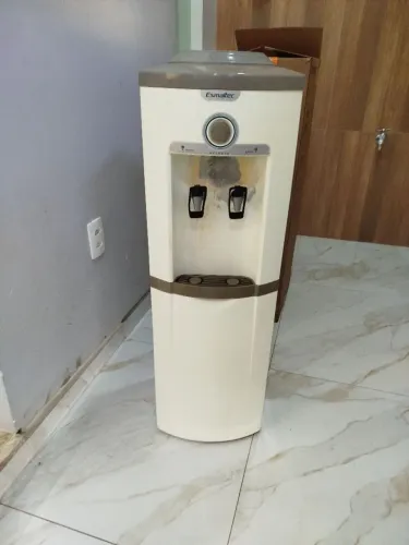 Bebedouro esmaltec SEMI NOVO, FUNCIONANDO PERFEITAMENTE ACEITO CARTÃO E ENTREGO 
