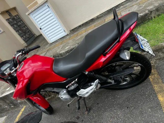Honda fan 2023 troco em carro 