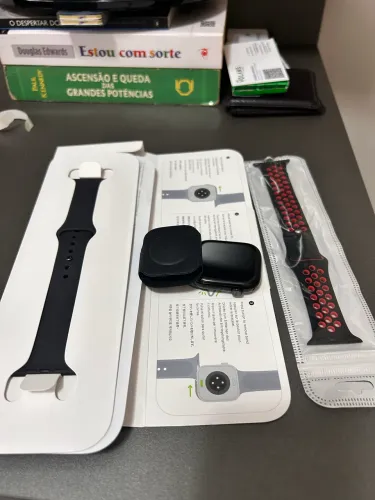 1 Apple Watch série 10 GPS 46mm Jet Black Aluminum