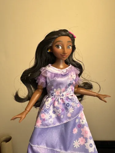 Boneca Isabela Madrigal Disney Articulada
