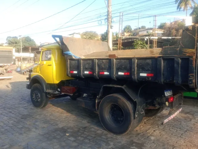 Caminhão basculante