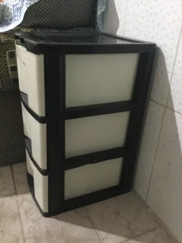 2 gaveteiros 1 grande e o outro pequeno gaveteiro para guardar pequenas coisas