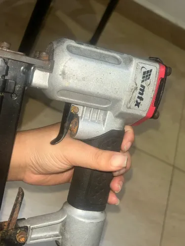 Grampeador pneumático 