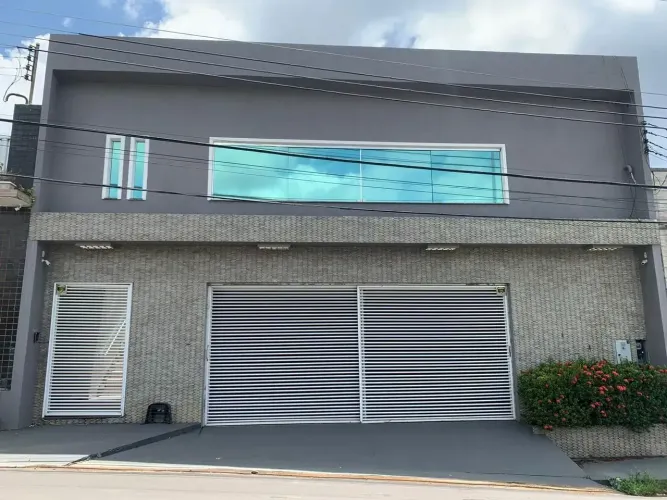 IMÓVEL COMERCIAL NO Cj ARUANÃ - ideal para fazer,escritório radialista, consultório de mé