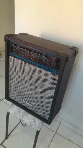 Vendo caixa de som amplificada oneal