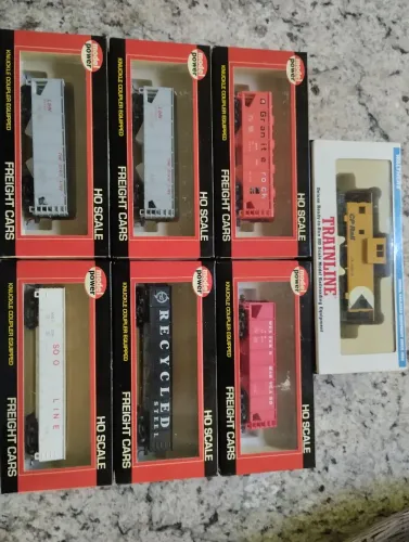 Vendo 07 vagões importados em excelente estado.. Todos com engates kadee.