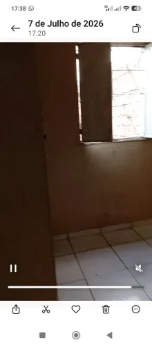 Aluga apartamento com 2 quarto ,1 banheiro , cozinha ....